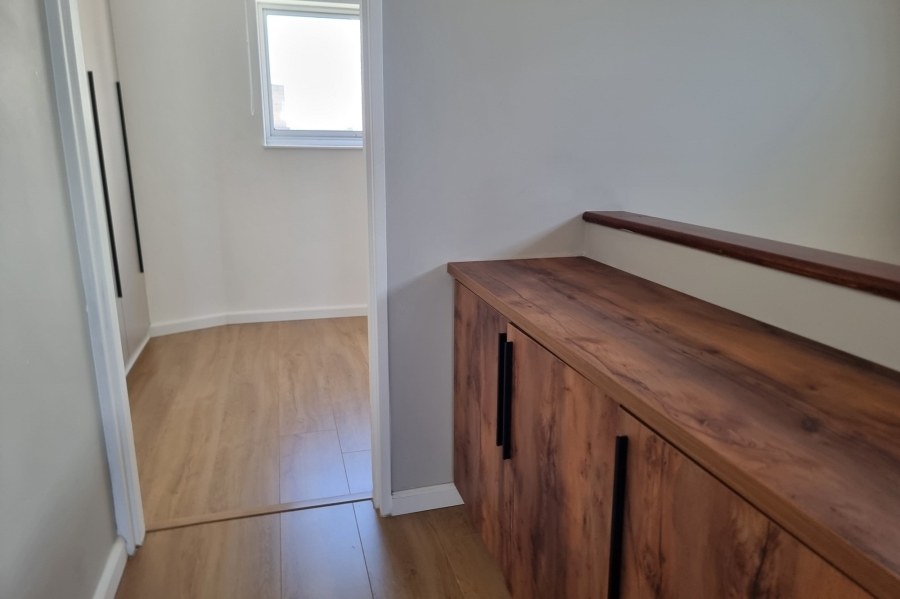 4 Bedroom Property for Sale in Beachfront Western Cape